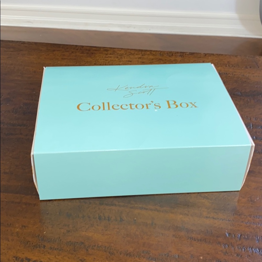 Kendra Scott Collector’s Box